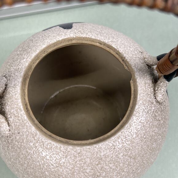 Vintage Otigiri OMC Japan White Stoneware Teapot Japanese Letters Rattan Handle - Picture 5 of 8